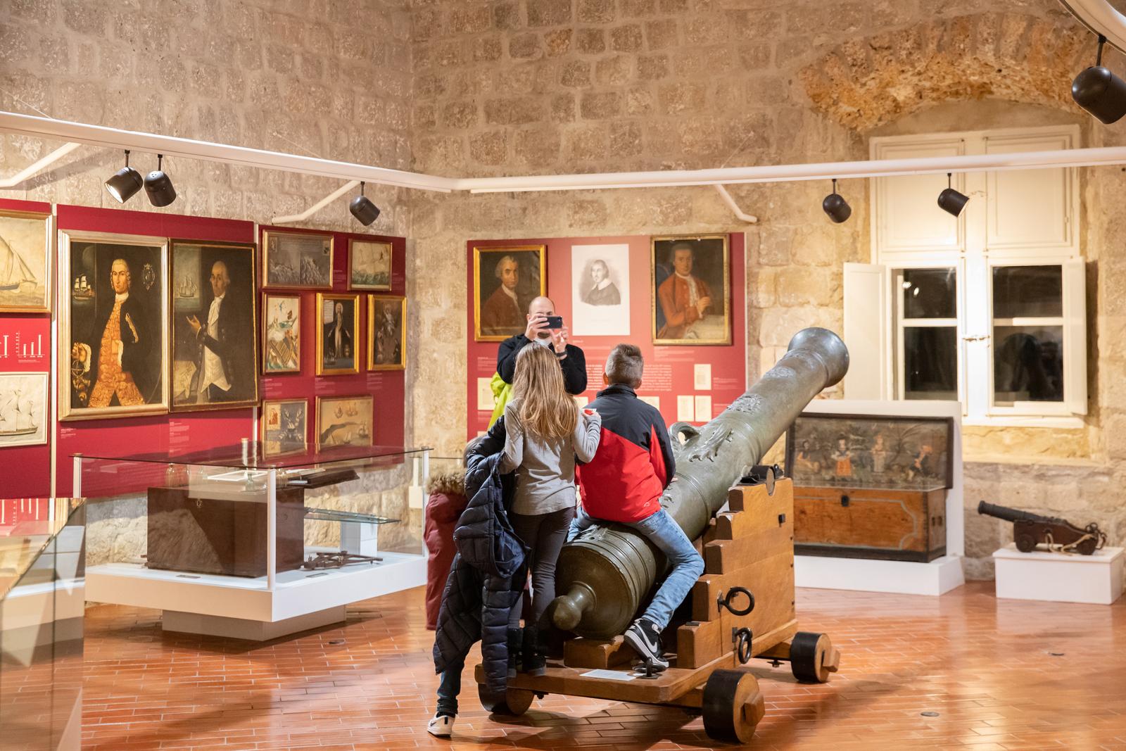 31.01.2020., Stara gradska jezgra, Dubrovnik - Noc muzeja. Ova popularna, kulturna i nacionalna manifestacija odrzava se po 15. put, 14. put u Dubrovniku.rPhoto: Grgo Jelavic/PIXSELL