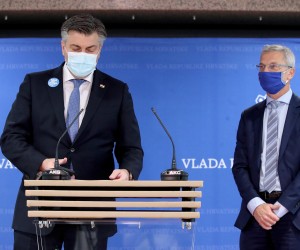 31.12.2020.,  Zagreb - Predsjednik Vlade Andrej Plenkovic i guverner Hrvatske narodne banke Boris Vujcic dali su izjavu nakon 8. sjednice Nacionalnog vijeca za uvodjenje eura kao sluzbene valute u Republici Hrvatskoj. Photo: Igor Kralj/PIXSELL