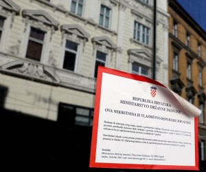 27.07.2020., Zagreb - Poslovni prostor u vlasnistvu Republike Hrvatske zapecacen pecatom i trakom Ministarstva drzavne imovine. Photo: Patrik Macek/PIXSELL