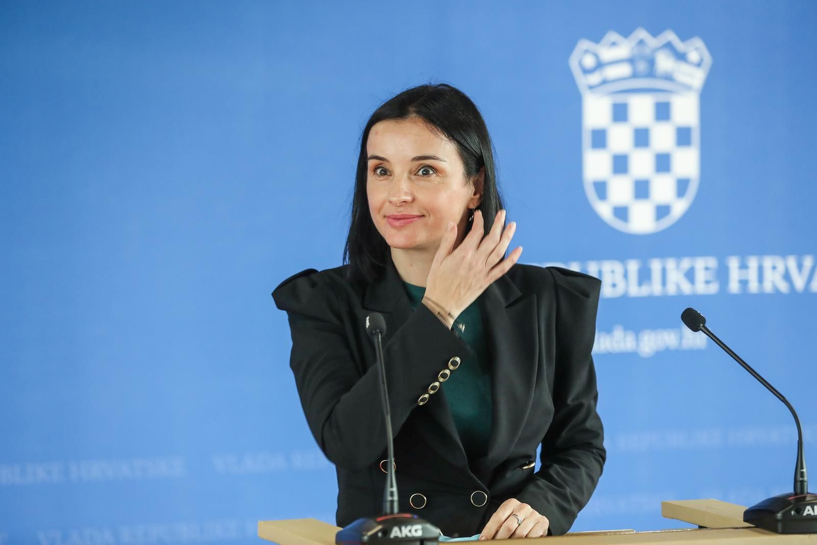 05.12.2022., Zagreb - Ministrica poljoprivrede Marija Vuckovic dala je izjavu medjima prije pocetka 94. sjednice Vlade RH u Nacionalnoj i sveucilisnoj knjiznici. Photo: Zeljko Lukunic/PIXSELL