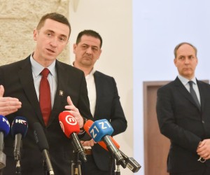 21.01.2022., Zagreb - Ivan Penava sa svojim suradnicima iz Domovinskog pokreta u saboru je dao izjavu za medije. Photo: Davorin Visnjic/PIXSELL