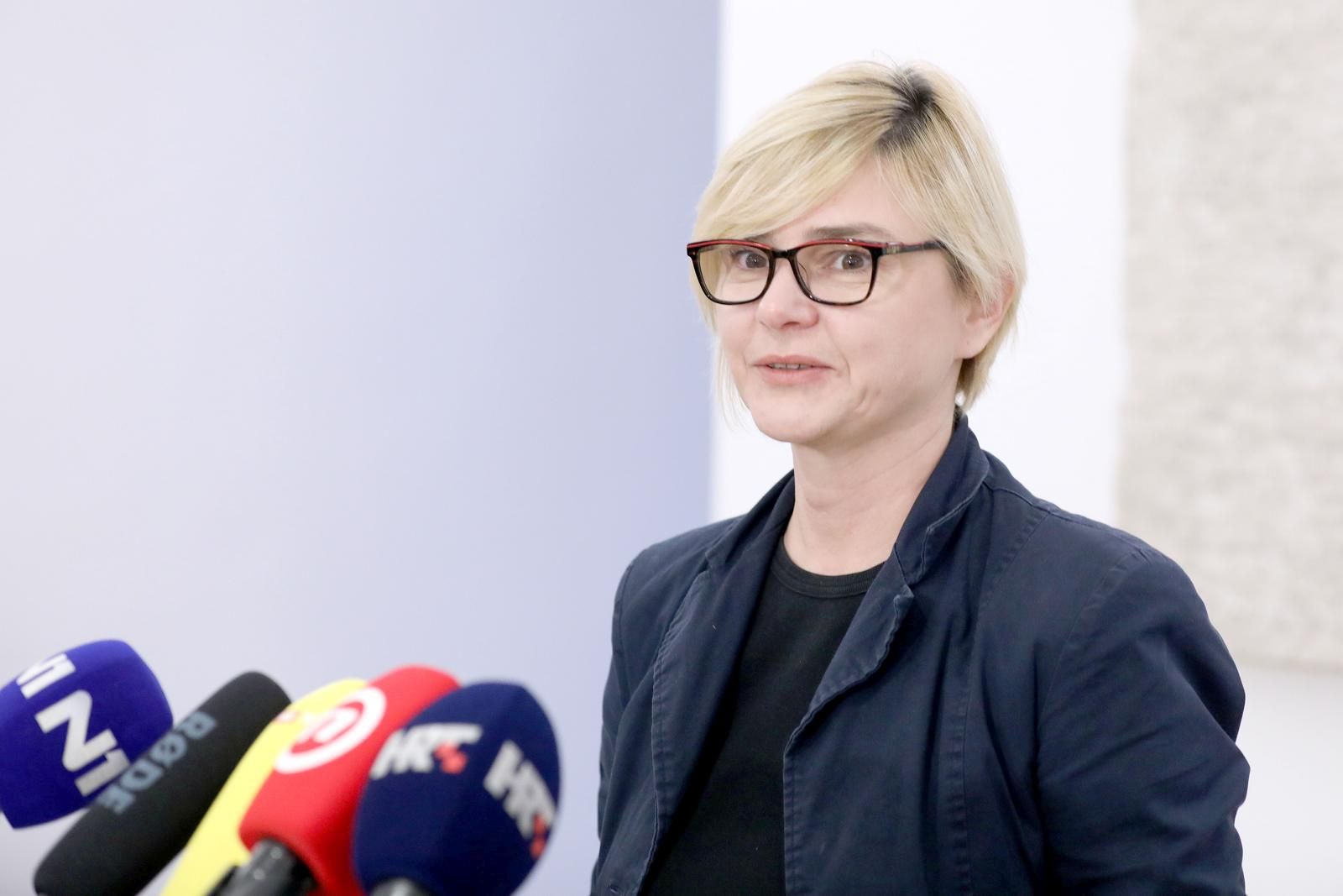 06.12.2021., Zagreb - Zastupnica Sandra Bencic komentirala je u Saboru amandamane na proracun za 2022. godinu. Photo: Patrik Macek/PIXSELL