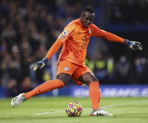 December 29, 2021, London, United Kingdom: London, England, 29th December 2021. Edouard Mendy of Chelsea kicks the ball during the Premier League match at Stamford Bridge, London. Picture credit should read: Jacques Feeney / Sportimage(Credit Image: © Jacques Feeney/CSM via ZUMA Wire) (Cal Sport Media via AP Images)