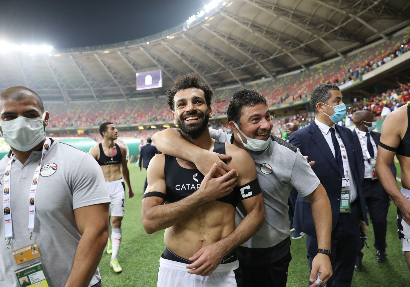 epa09710930 Mohamed Salah (C) of Egypt celebrates after the 2021 Africa Cup of Nations AFCON Round of 16 soccer match between Ivory Coast and Egypt at Japoma Stadium, Douala, Cameroon, 26 January 2022.  EPA/Gavin Barker EDITORIAL USE ONLY  EDITORIAL USE ONLY