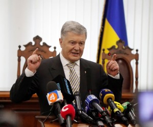 epa09714141 Former Ukrainian president Petro Poroshenko speaks at the Kiev Court of Appeal in Kiev, Ukraine, 28 January 2022. The trial adjourned until 11 February. Poroshenko was summoned to the Pechersky District Court as he faces allegations of high treason and attempted looting of national values.  EPA/ZURAB KURTSIKIDZE