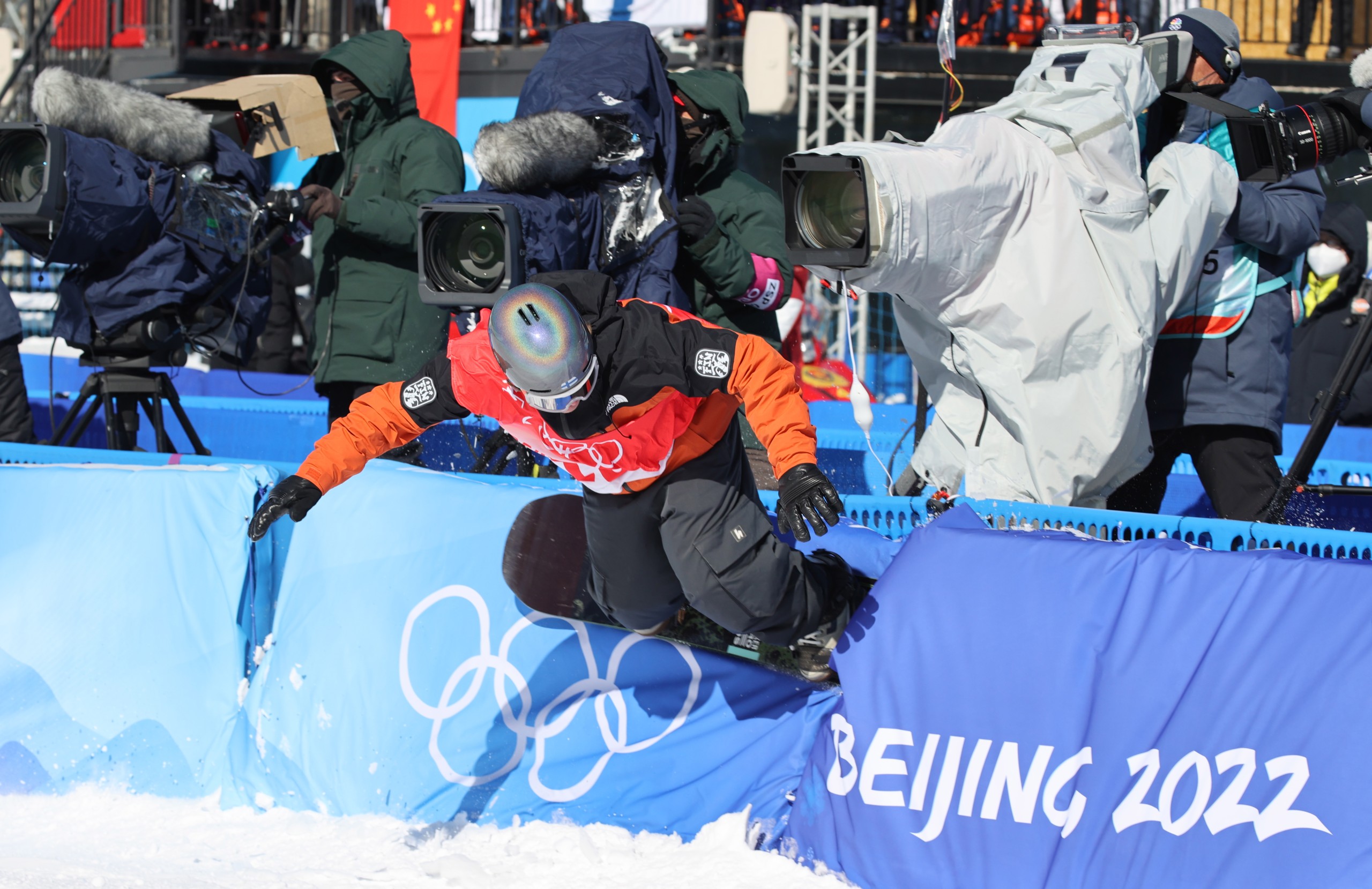 epa09731666 Rene Rinnekangas of Finland in action during the Men's Snowboard Slopestyle qualification at the Zhangjiakou Genting Snow Park at the Beijing 2022 Olympic Games, Zhangjiakou, China, 06 February 2022.  EPA/Diego Azubel