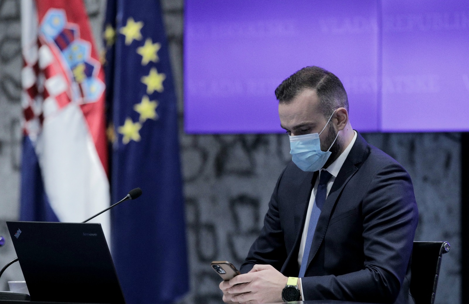 Zagreb,7.02.2022 -Održana je sjednica Gospodarsko-socijalnog vijeća (GSV) na kojoj su socijalni partneri raspravljali o povratu sindikalne imovine, internacionalizaciji hrvatskog obrazovanja s naglaskom na visoko obrazovanje te procesu programiranja ERDF-a i ESF+ za razdoblje 2021. – 2027.Na slici Josip Aladrović.foto HINA/ Tomislav Pavlek/ tp