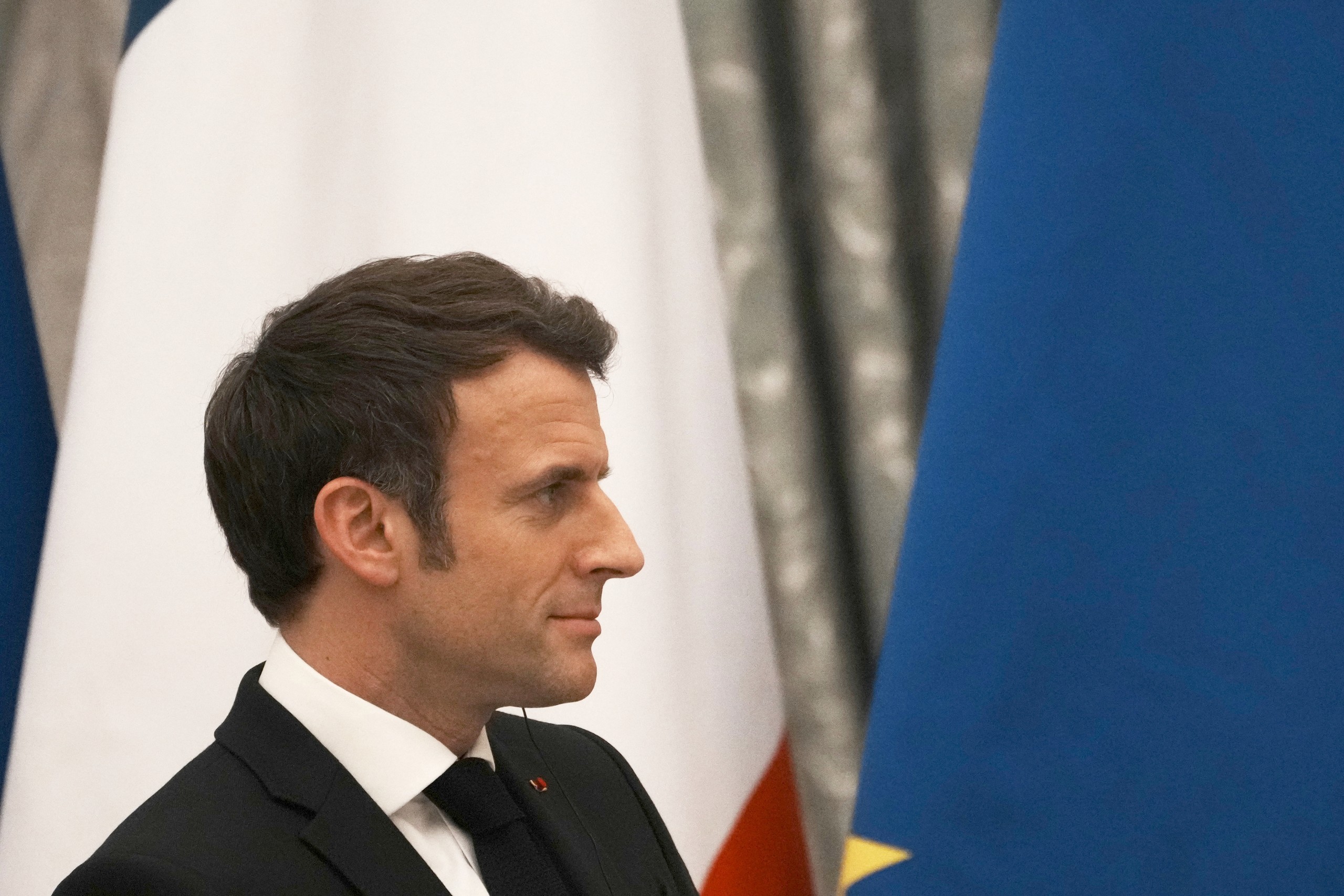 epa09736559 French President Emmanuel Macron listens to Russian President Vladimir Putin during a joint press conference after their talks in the Kremlin in Moscow, Russia, 07 February2022. International efforts to defuse the standoff over Ukraine intensified with French President Emmanuel Macron holding talks in Moscow and German Chancellor Olaf Scholz in Washington to coordinate policies as fears of a Russian invasion mount.  EPA/THIBAULT CAMUS / POOL MAXPPP OUT