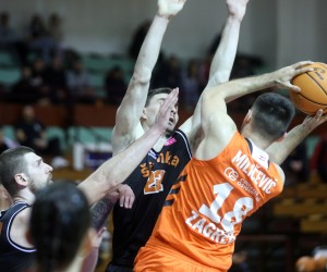 Zagreb, 08.02.2022 - Utakmica prvenstva Hrvatske za košarkaše: Cedevita Junior - Šibenika. Na fotografiji Patrik Jambrović, Ivan Milčević.  foto HINA/ Daniel KASAP/ dk