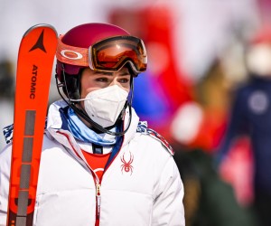 epa09739865 Mikaela Shiffrin of the US in the finish area after she did not finish the 1st run of the Women's Slalom race of the Alpine Skiing events of the Beijing 2022 Olympic Games at the Yanqing National Alpine Ski Centre Skiing, Beijing municipality, China, 09 February 2022.  EPA/JEAN-CHRISTOPHE BOTT
