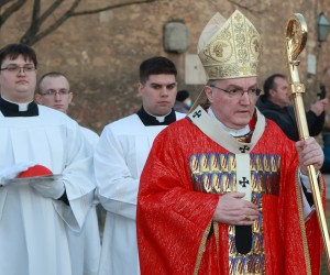 Zagreb, 10.2.2022 - Na blagdan blaženoga Alojzija Stepinca, zagrebački nadbiskup kardinal Josip Bozanić (na slici) predvodio je svečano euharistijsko slavlje ispred zagrebačke prvostolnice.
Foto Hina/ Dario GRZELJ/ dag