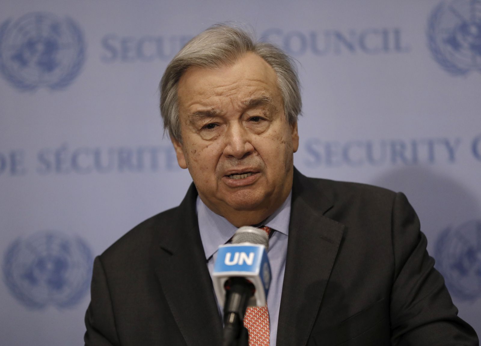 epa09757001 United Nations Secretary General Antonio Guterres gives a statement on Ukraine at United Nations headquarters in New York, New York, USA, 14 February 2022.  EPA/Peter Foley