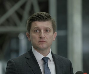Zagreb,22.02.2022 - Sastanak pregovaračkih odbora Vlade RH i predstavnika sindikata, o sklapanju temeljnog kolektivnog ugovora za službenike i namještenike u javnim službama i kolektivnog ugovora za državne službenike i namještenike.Na slici Zdravko Marić daje izjavu nakon sastanka.foto HINA/ Tomislav Pavlek/ tp