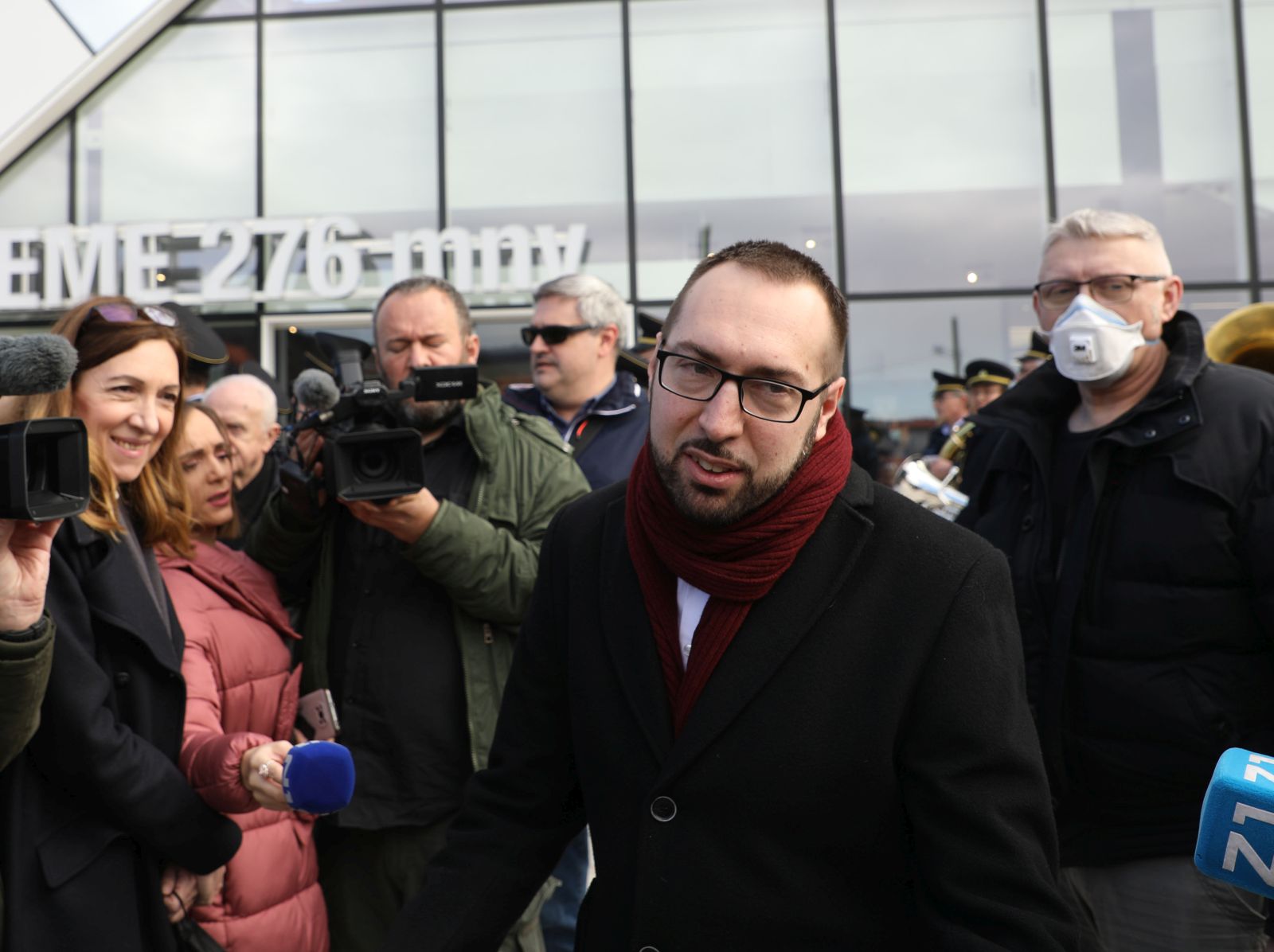 Zagreb, 23.02.2022 - Zagrebaèki gradonaèelnik Tomislav Tomaeviæ sveèano je u srijedu u 12 sati u pogon pustio ièaru Sljeme, a graðani koji od 2007. godine èekaju novu sljemensku ièaru njome æe se moæi voziti od èetvrtka.foto HINA/ Lana SLIVAR DOMINIÆ/ ik