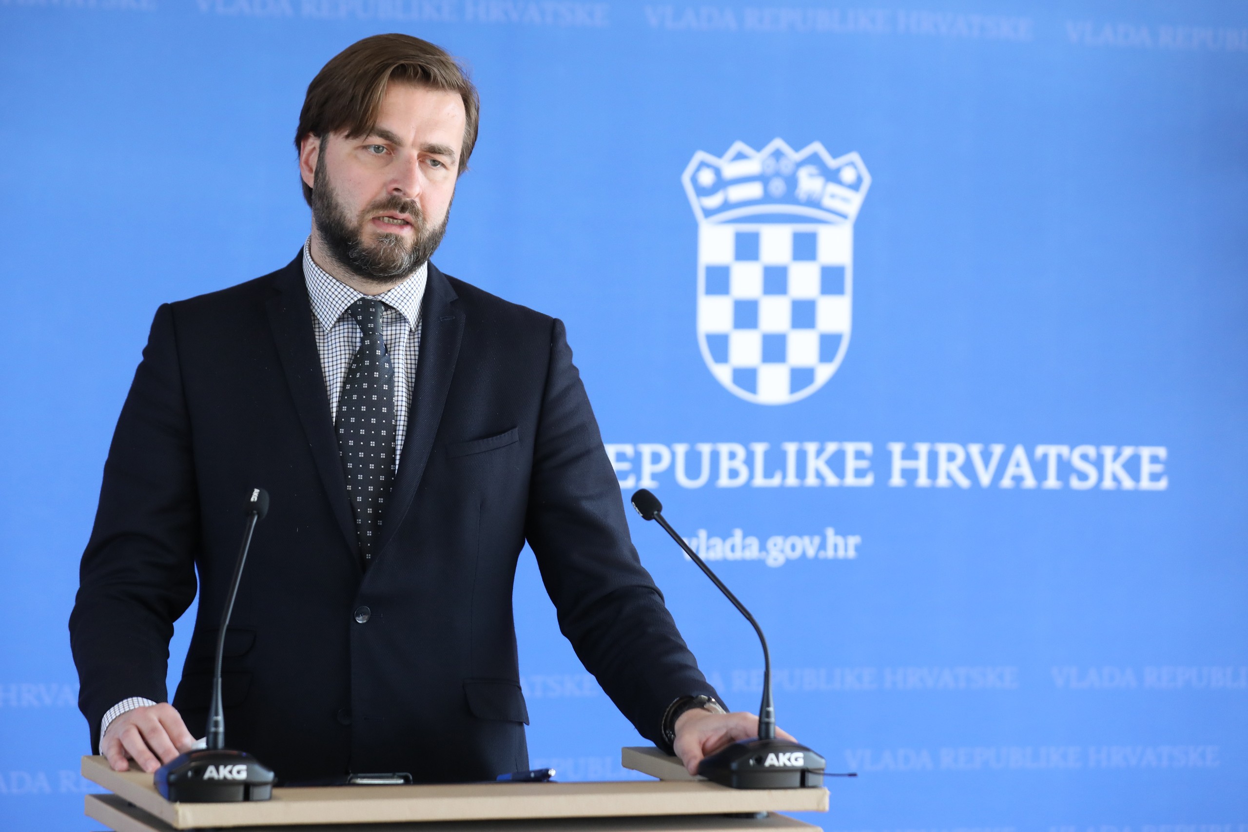 Zagreb, 24.02.2022 - Redovita sjednica Vlade RH. Na fotografiji Tomislav Ćorić, izjava nakon sjednce Vlade RH o poskljupljenju derivata radi napada na Ukrajinu.
foto HINA/ Admir BULJUBAŠIĆ/ abu