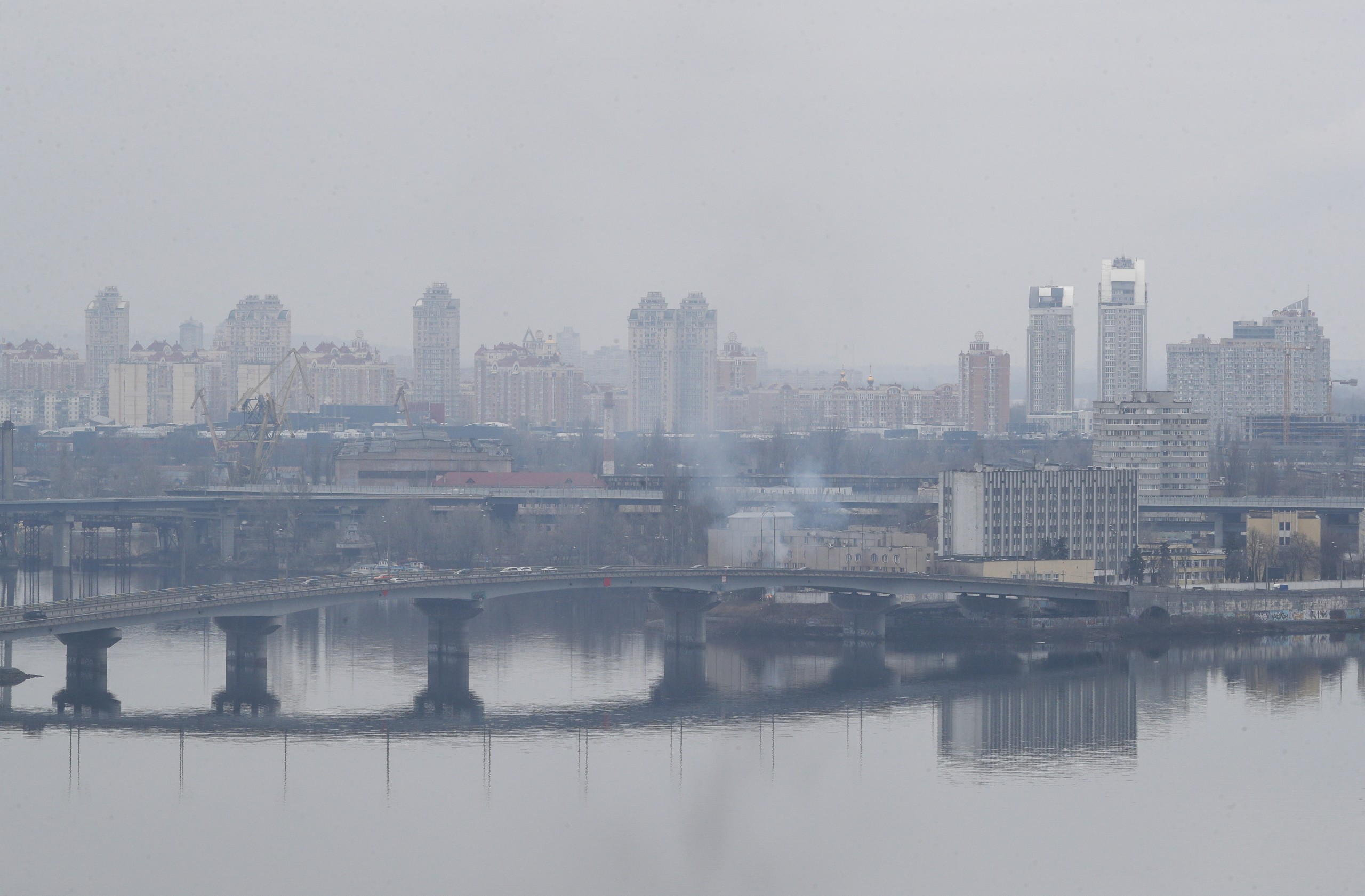 epa09781387 A general view Kiev, Ukraine, 24 February 2022. Russian troops launched a major military operation on Ukraine on 24 February, after weeks of intense diplomacy and the imposition of Western sanctions on Russia aimed at preventing an armed conflict in Ukraine. Martial law has been introduced in Ukraine, explosions are heard in many cities, including Kiev.  EPA/SERGEY DOLZHENKO