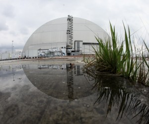epaselect epa09781709 (FILE) - New Safe Confinement covering the 4th block of Chernobyl Nuclear power plant in Chernobyl, Ukraine, 15 April 2021 (Reissued 24 February 2022). Ukrainian President Volodymyr Zelenskyy tweeted on 24 February that Russian forces are attempting to seize control of the Chernobyl nuclear power plant.  EPA/OLEG PETRASYUK *** Local Caption *** 56828889