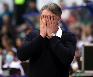 Zagreb, 25.02.2022 - Utakmica 2. kruga kvalifikacija za SP u košarci 2023. godine: Hrvatska - Švedska. Na slici trener Hrvatske košarkaške reprezentacije Damir Mulaomerović.
foto HINA/ Damir SENČAR/ ds