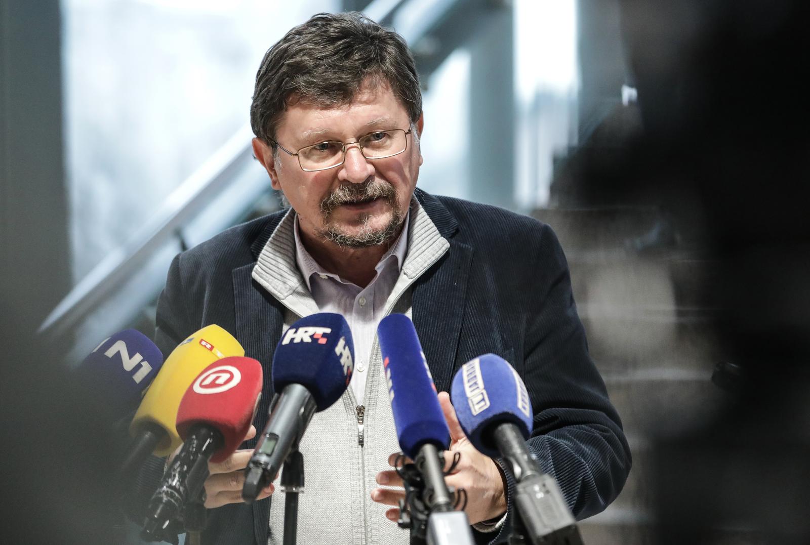 02.12.2021., Zagreb - 12. sjednica Nacionalnog vijeca za uvodjenje eura kao sluzbene valute u Republici Hrvatskoj. Sindikalist Vilim Ribic, nakon vijeca dao izjavu medijima. 
Photo: Robert Anic/PIXSELL      Photo: Robert Anic/PIXSELL