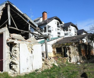 03.02.2022., Petrinja - Jos uvijek dosta rusevnih kuca podsjecaju na razorni potres koji je 29.prosinca 2020.pogodio grad. Photo: Nikola Cutuk/PIXSELL