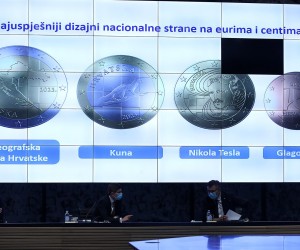04.02.2022., Zagreb - U Nacionalnoj i sveucilisnoj knjiznici predsjednik Vlade Andrej Plenkovic predsjedao je 14. sjednicom Nacionalnog vijeca za uvodjenje eura kao sluzbene valute u Republici Hrvatskoj. Na danasnjoj sjednici predstavljen je odabrani dizajni nacionalne strane hrvatskih kovanica eura i centa. Uz premijera Andreja Plenkovica, ministra Zdravka Marica, guvernera HNB Borisa Vujcica, te predstojnika ureda premijera Zvonimira Frku-Petesica koji su predstavili kovanice, sjednici su prisustvovali i dizajneri kovanica, Ivan Sivak, Stjepan Pranjkovic, Ivan Domagoj Racic, Maja Skripelj.  Photo: Goran Stanzl/PIXSELL