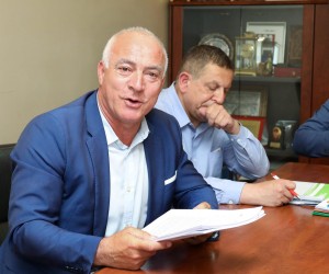 04.05.2021., Sibenik - Marko Jelic, novi zupan Sibensko-kninske zupanije i Iris Ukic Kotarac, nova dozupanica, danas su preuzeli upravljanje Sibensko-kninskom zupanijom. U uredu dosadasnjeg zupana Gorana Pauka odrzana je primopredaja vlasti.rPhoto: Dusko Jaramaz/PIXSELL