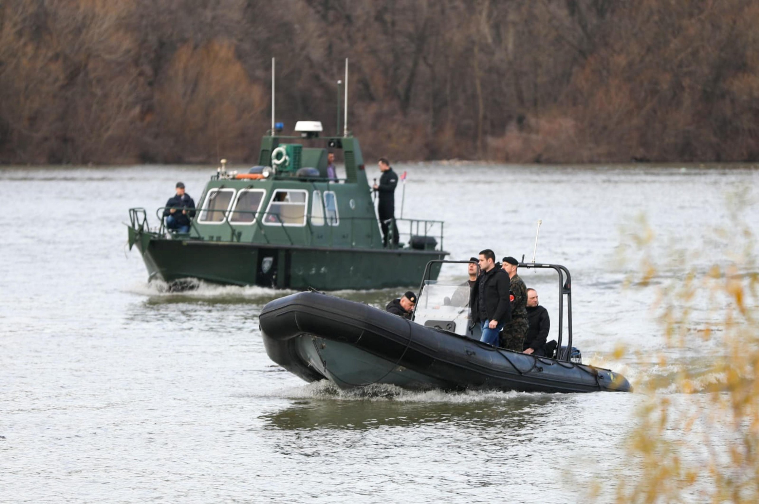 05, January, 2022, Belgrade - Minister of Police Aleksandar Vulin on one of the boats participating in the search for the missing Matej Peris from Split. Aleksandar Vulin. Photo: M.M./ATAImages

05, janaur, 2022, Beograd  Ministar policije Aleksandar Vulin na jednom od camaca koji ucestvuju u potrazi za nestali Splicaninom Matejem Perisom. Photo: M.M./ATAImages Photo: M.M./ATAImages/PIXSELL
