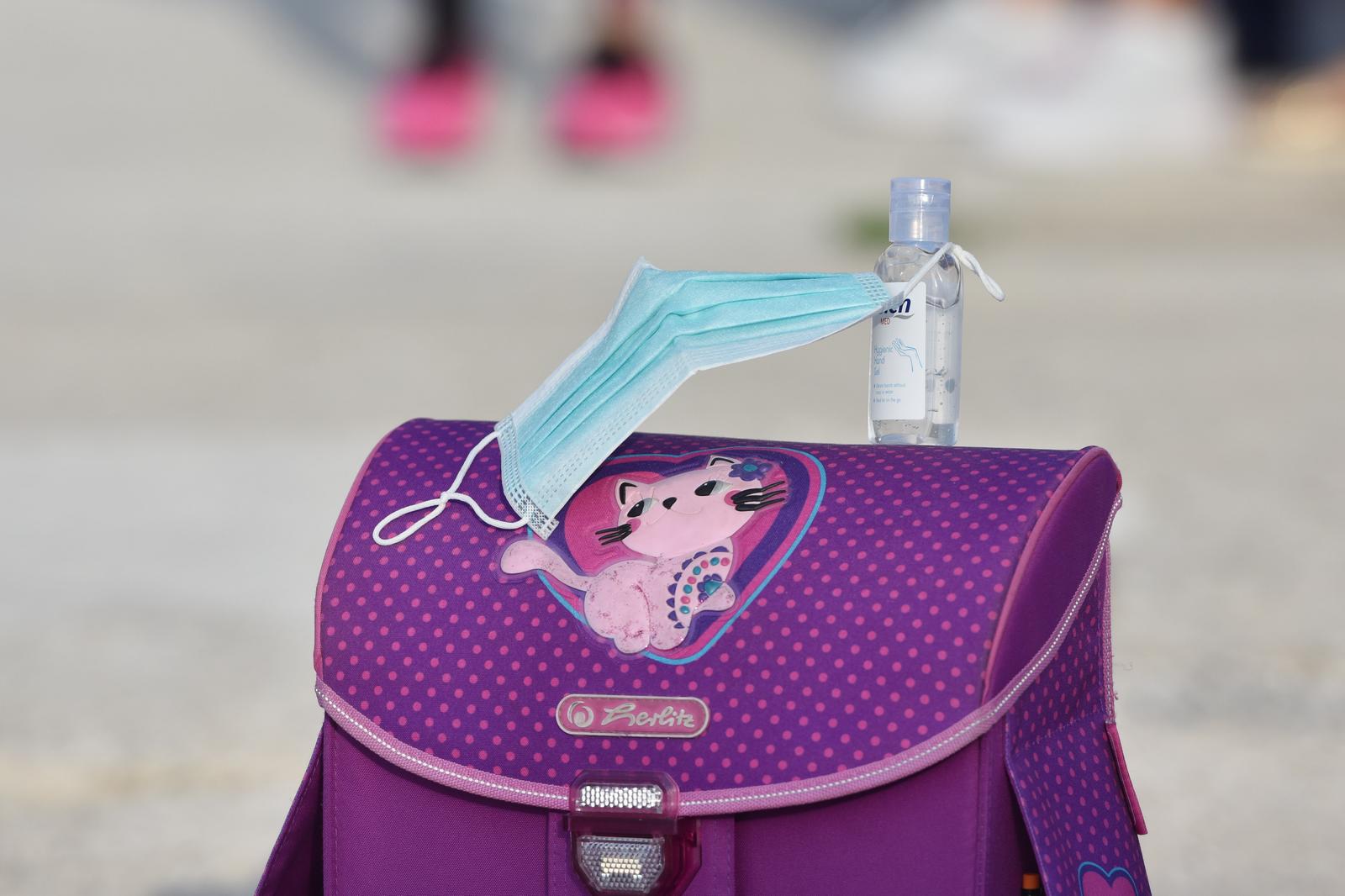 07.09.2020., Sibenik - Prvi je dan nove skolske godine u doba koronavirusa. O jednom od tri ponudjena nacina izvodjenja nastave odlucivat ce skola u dogovoru sa stozerom. rPhoto: Hrvoje Jelavic/PIXSELL