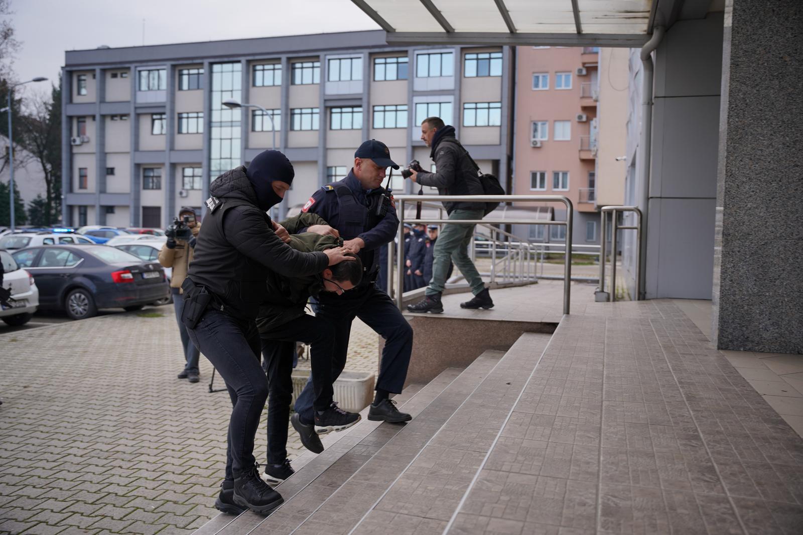 07.12.2021., Banja Luka, Bosna i Hercegovina - Uhiceni u jucerasnjoj policijskoj akciji "Kodeks", u kojoj je pronadjena veca kolicina marihuane i kokaina, predani su jutros u Okruzno javno tuzilastvo Banja Luka. Photo: Dejan Rakita/PIXSELL