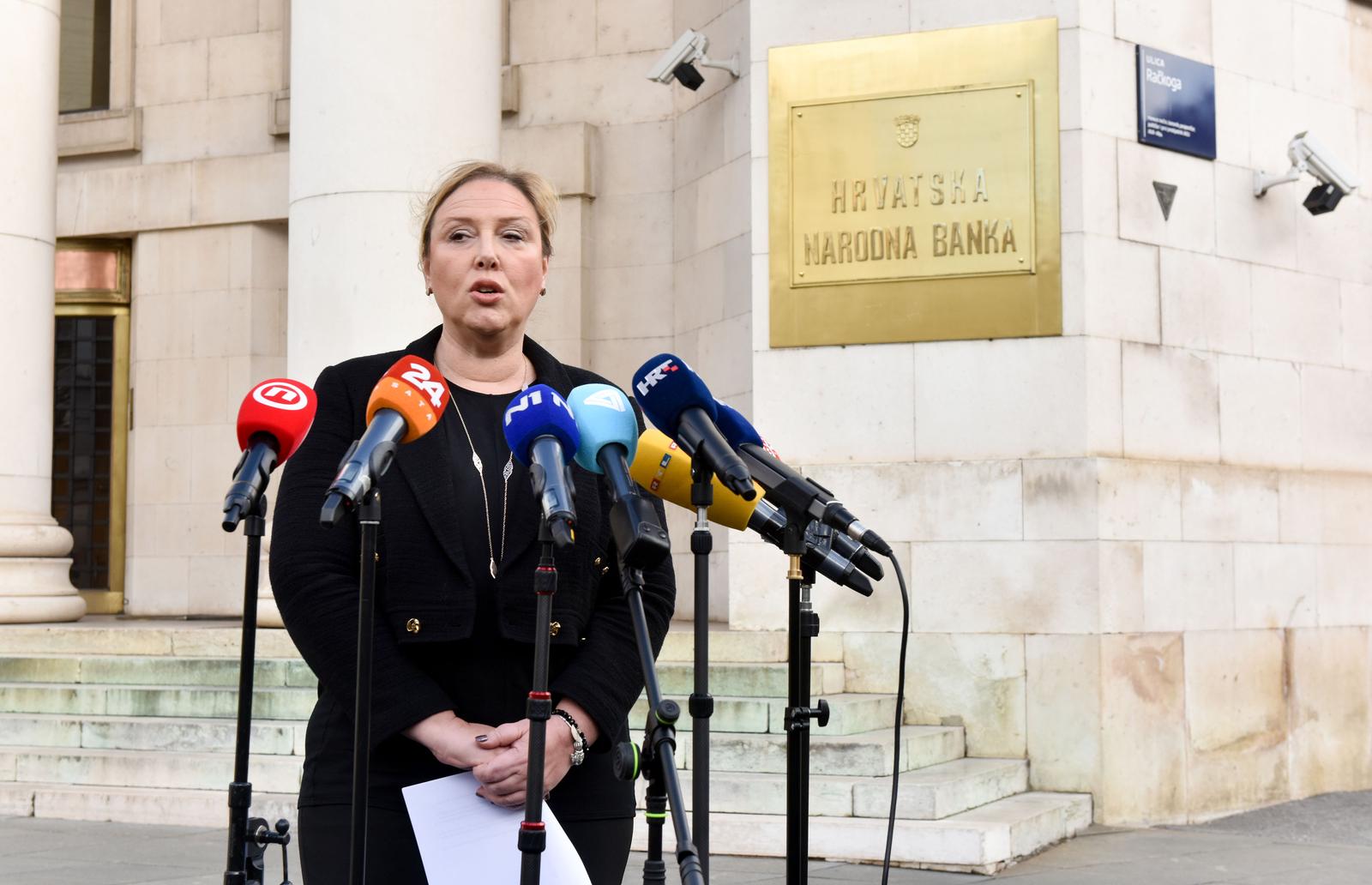 08.02.2022., Zagreb - Ivana Jakir Bajo viceguvernerka HNB-a i predsjednica komisije za novac dala je ispred HNB-a izjavu za medije. Photo: Davorin Visnjic/PIXSELL