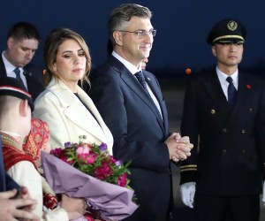 09.04.2019., Medjunarodna zracna luka Franjo Tudjman, Zagreb - Sluzbeni docek predsjednika Drzavnog vijeca Narodne Republike Kine Lija Keqianga. rNa poziv predsjednik hrvatske Vlade Andreja Plenkovica, predsjednik Drzavnog vijeca Narodne Republike Kine Li Keqiang boravit ce u sluzbenom posjetu Hrvatskoj te sudjelovati na 8. sastanku sefova vlada zemalja srednje i istocne Europe i Kine. rPhoto: Igor Kralj/PIXSELL
