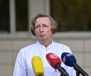 09.11.2021., Zagreb -  Veleposlanstvo SAD-a urucilo je donaciju uredjaja vrijednog vise od milijun kuna dijagnostickom laboratoriju klinike za infektivne bolesti Fran Mihaljevic. Photo: Igor Soban/PIXSELL