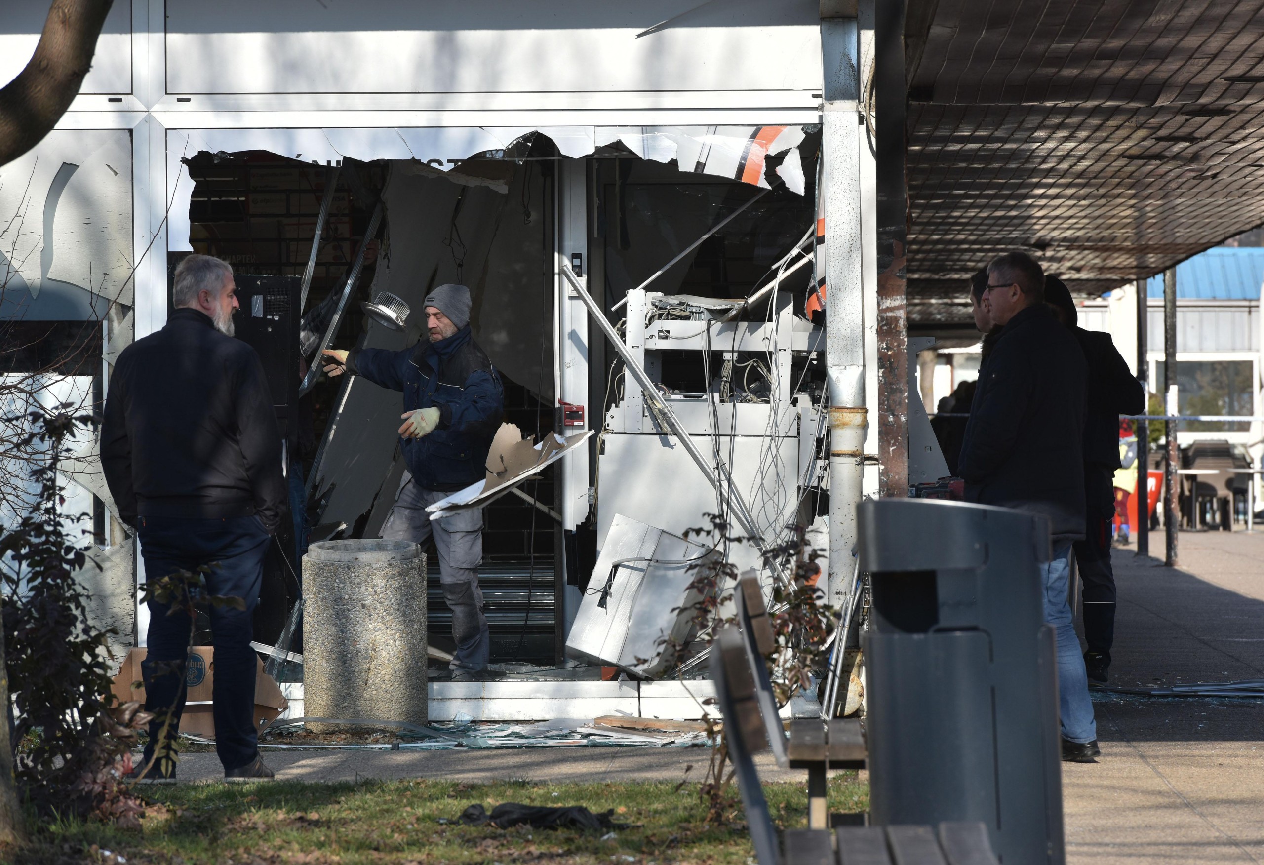 11.1.2022., Zagreb - U ranim jutarnjim satima u naselju Travno desilo se razbojstvo detoniranjem i plajackom bankomata. Photo: Davorin Visnjic/PIXSELL