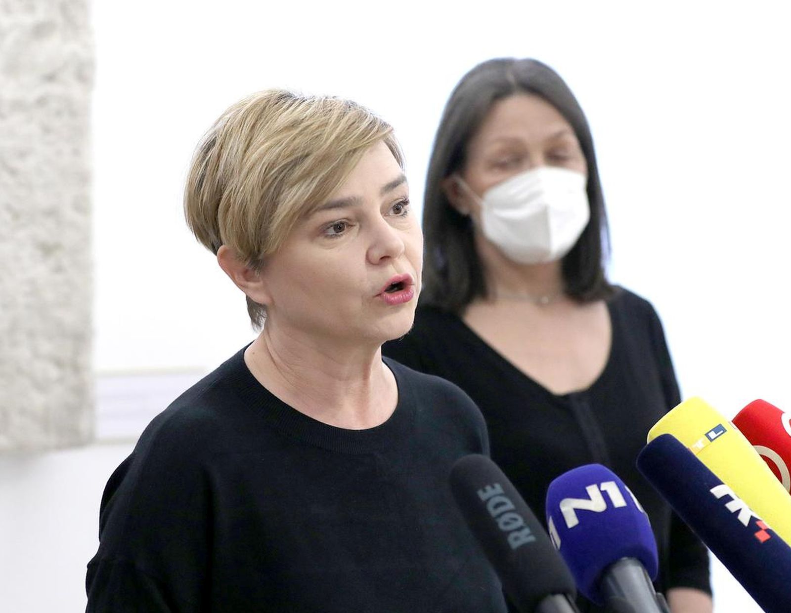 11.02.2022., Zagreb - Na konferenciji za medije odrzanoj u Saboru o kupnji vile viceguvernera HNB govorila je zastupnica Sandra Bencic. Photo: Patrik Macek/PIXSELL