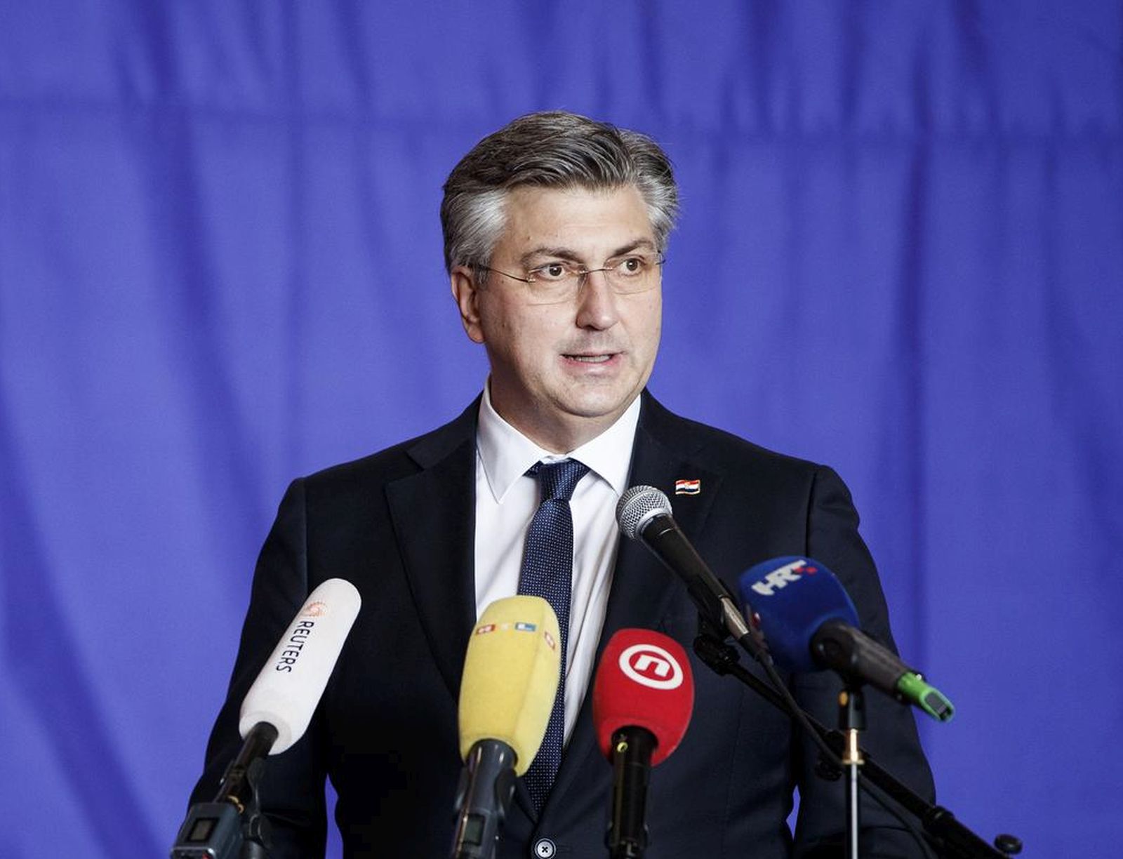 14.02.2022.,Split - Nosac aviona Ratne mornarice Sjedinjenih Americkih Drzava USS Harry S. Truman u splitskoj luci posjetio je premijer Andrej Plenkovic, a brodom su ga proveli kapetan Gavin Duff i Mark Fleming Photo: Milan Sabic/PIXSELL