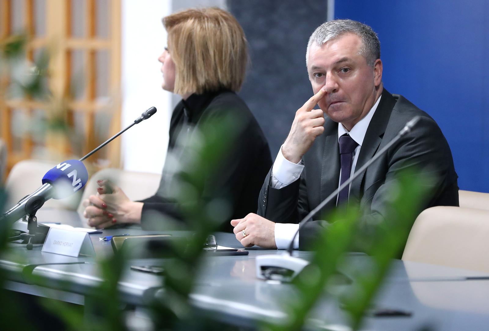Zagreb: Svečana dodjela ugovora po programu Razvoj zadružnog poduzetnistva 14.12.2018., Zagreb -  Svecana dodjela ugovora po programu Razvoj zadruznog poduzetnistva u Ministarstvu gospodarstva, poduzetnistva i obrta. Ministar Darko Horvat i pomocnica ministra Ana Mandac.rPhoto: Igor Kralj/PIXSELL