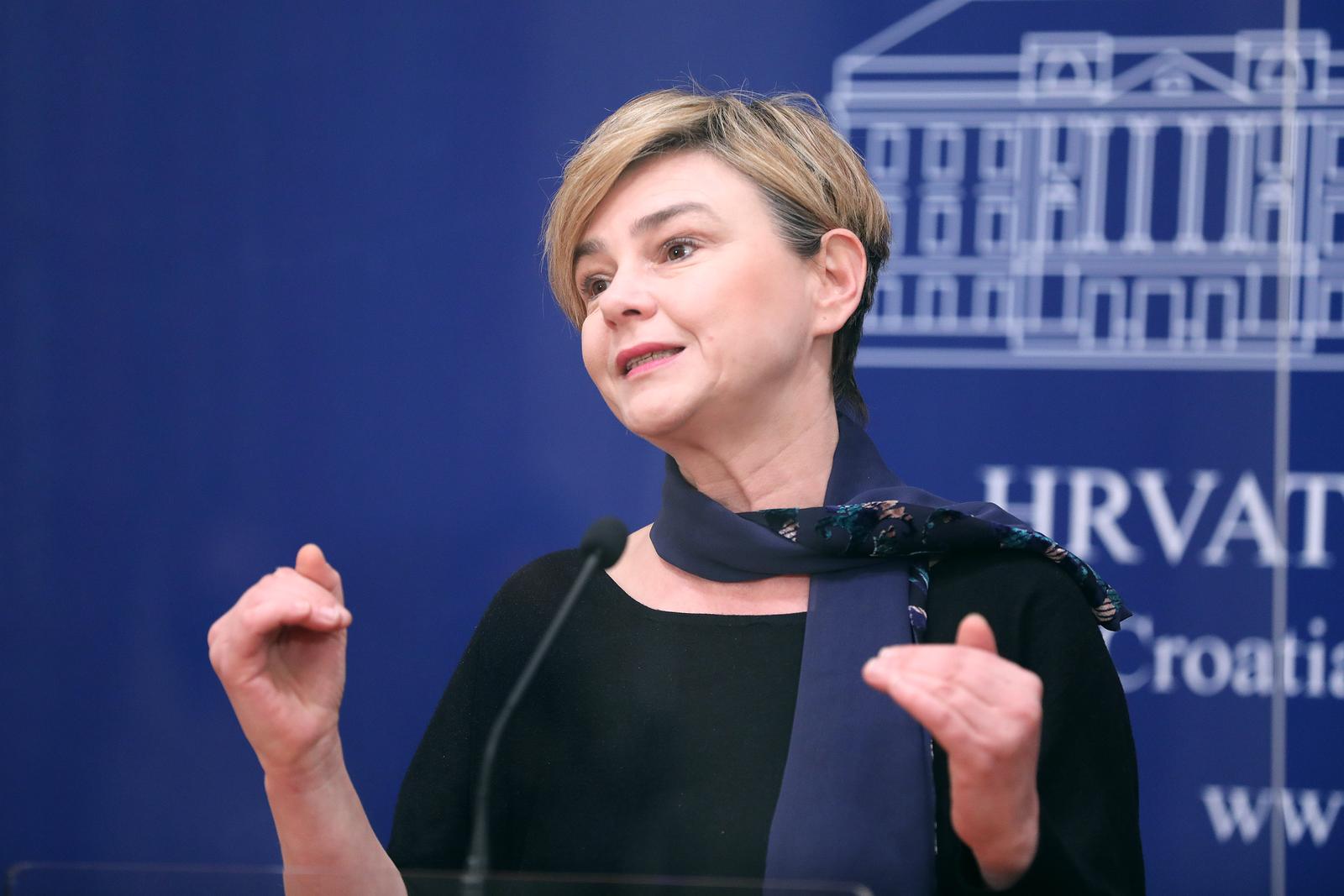 15.02.2022., Zagreb - Na konferenciji za medije Zeleno lijevog bloka odrzanoj u Saboru o temi  "Upozorenje Europskog odbora za sistemski rizik o slabostima i problemima trzista nekretnina" govorila je Sandra Bencic, .
 Photo: Patrik Macek/PIXSELL