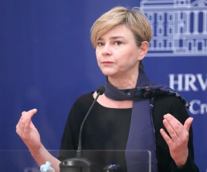 15.02.2022., Zagreb - Na konferenciji za medije Zeleno lijevog bloka odrzanoj u Saboru o temi  "Upozorenje Europskog odbora za sistemski rizik o slabostima i problemima trzista nekretnina" govorila je Sandra Bencic, .
 Photo: Patrik Macek/PIXSELL