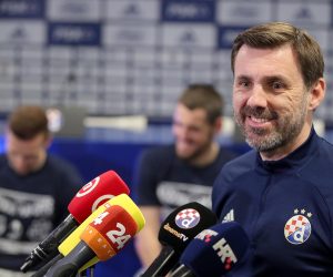 15.02.2022., Zagreb - Konferencija za medije GNK Dinamo prije odlaska ekipe u Sevillu na prvu utakmicu play-offa 1/16 finala Europske lige. Trener Zeljko Kopic, Arijan Ademi, Mislav Orsic. Photo: Goran Stanzl/PIXSELL