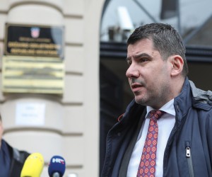 16.02.2022., Zagreb - Predsjednik Antikorupcijskog vijeca i saborski zastupnik Mosta Nikola Grmoja odrzao je konferenciju za medije ispred DORH-a. Povod je poziv na saslusanje kojeg je glavna drzavna odvjetnica Zlata Hrvoj Sipek po prvi put uputila diplomatu Damiru Sabljaku. Nikola Grmoja. Photo: Tomislav Miletic/PIXSELL