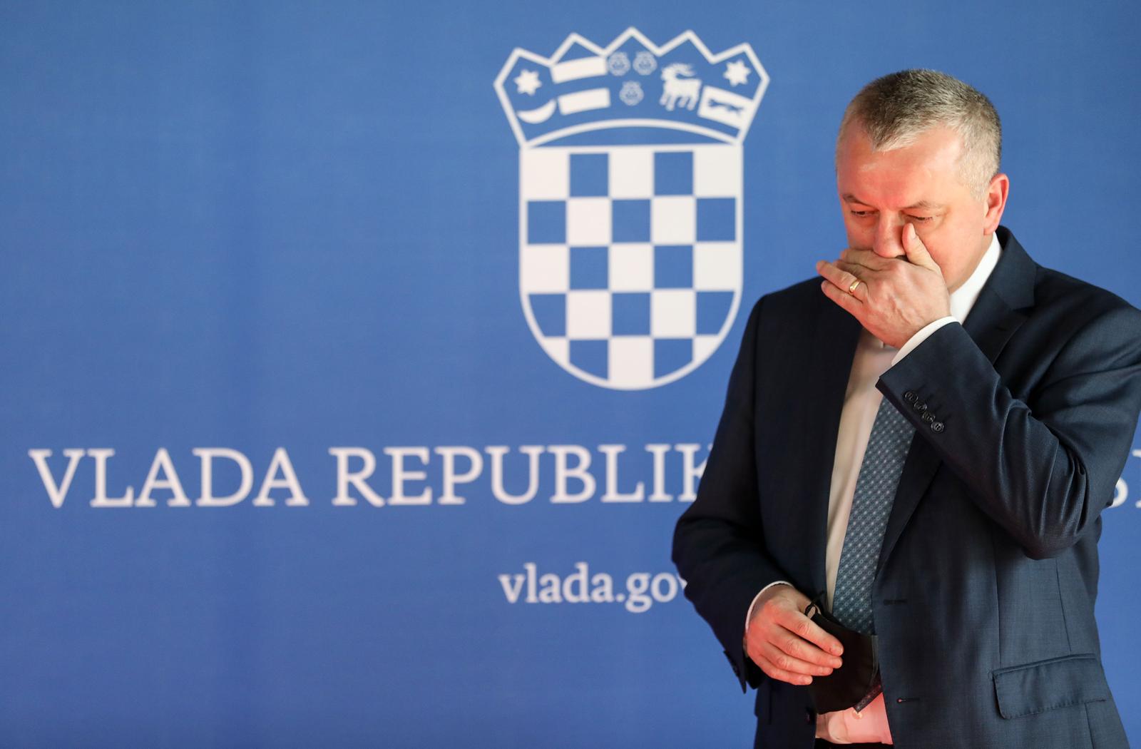 18.2.2022., Zagreb - Ministar prostornoga uredjenja, graditeljstva i drzavne imovine Darko Horvat dao je izjavu medjima prije pocetka sjednice Vlade u Nacionalnoj i sveucilisnoj knjiznici.   Photo: Marin Tironi/PIXSELL