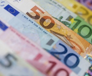 21.01.2022., Zagreb - Od 1. sijecnja 2023. godine, prema planu Vlade, platezno sredstvo u Hrvatskoj postat ce euro, a Hrvatska ce postati 20. clanica eurozone. Kuna ce time, nakon 28 godina koristenja, otici u povijest, dok ce hrvatski gradjani i sluzbeno postati korisnici eura. Ilustracija prelaska kune na euro. Photo: Igor Kralj/PIXSELL