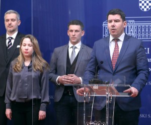 22.02.2022., Zagreb - Na konferenciji za medije Kluba zastupnika Mosta odzanoj u Saboru o zahtjevu za raspustanjem Sabora govorili su zastupnici Bozo Petrov, Nikola Grmoja, Marija Selak Raspudic, Nino Raspudic i Zvonimir Troskot.  Photo: Patrik Macek/PIXSELL