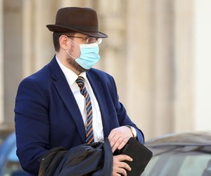 22.02.2022., Zagreb - Stjepan Curaj na Markovom trgu dolazi u Banske dvore na sastanak koalicijskih partnera.  Photo: Matija Habljak/PIXSELL
