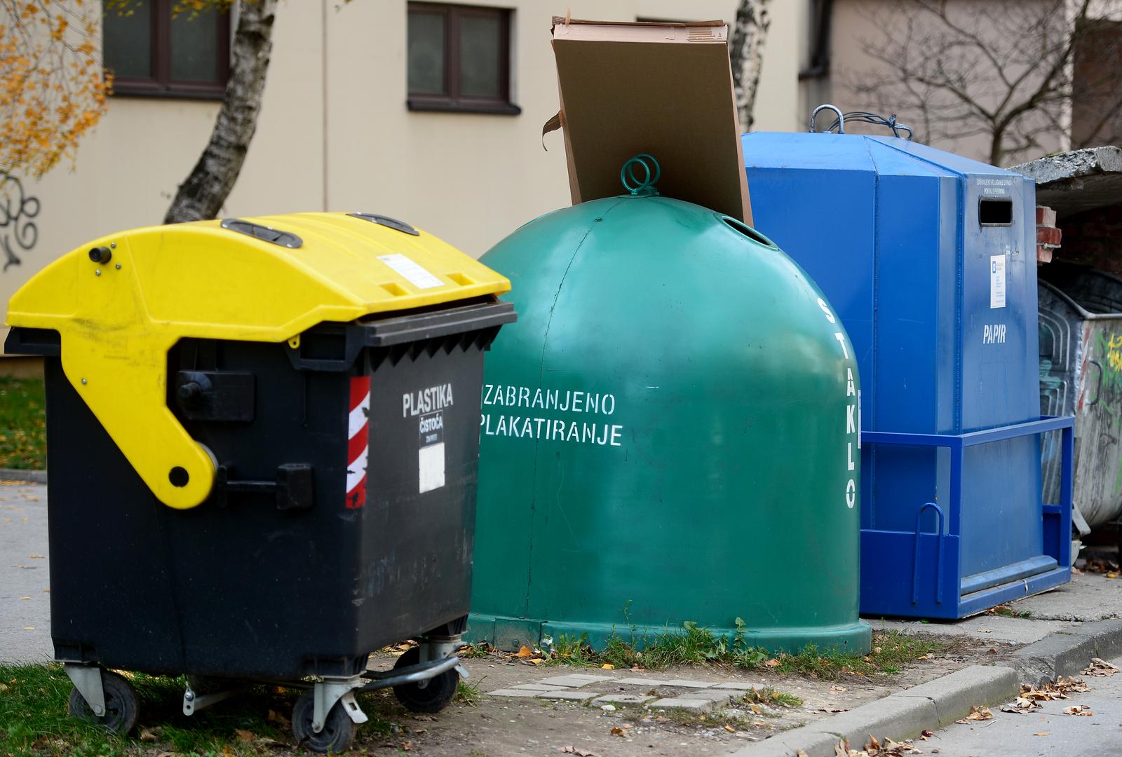 23.11.2017., Zagreb - Kontejneri za plastiku, staklo i papir. "nPhoto: Marko Prpic/PIXSELL