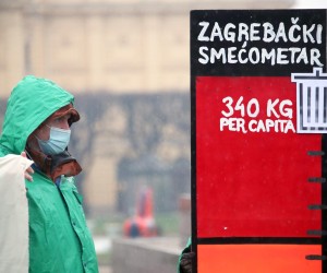 26.11.2021., Zagreb - Trg kralja Tomislava. Povodom obiljezavanja Europskog tjedna smanjenja otpada, Zelena akcija ukazala je na prekomjerne kolicine otpada koje nastaju u Zagrebu. Photo: Sanjin Strukic/PIXSELL