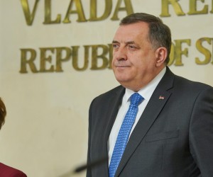 28.02.2022., administrativni centar Vlade RS, Banjaluka (BiH) – Sberbank Banjaluka ce od narednih nekoliko dana funkcionirati kao banka pod novim imenom u vlasnistvu Vlade RS, a depoziti gradjana su sigurni, receno je danas na pres konferenciji a nakon sastanka u Vladi RS koji je bio posvecen mjerama nakon sto su EU i SAD uveli sankcije ruskim bankama koje posluju u Europi. Konferenciji su prisustvovali Aleksandar Kesic, predsjednik Uprave Sberbanke, Srdjan Suput, v.d. zamjenika direktora Agencije za bankarstvo RS, Zora Vidovic, ministrica financija RS, Radovan Viskovic, predsjednik Vlade RS, i Milorad Dodik, srpski clan Predsjednistva BiH.
 Photo: Dejan Rakita/PIXSELL