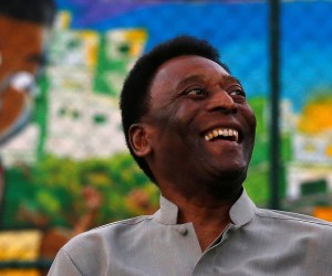 FILE PHOTO: Brazilian soccer legend Pele laughs during the inauguration of a refurbished soccer field at the Mineira slum in Rio de Janeiro September 10, 2014. REUTERS/Ricardo Moraes/File Photo Photo: RICARDO MORAES/REUTERS