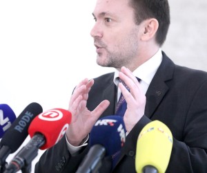 18.02.2022., Zagreb - Na konferenciji za medije odrzanoj u Saboru zastupnik Arsen Bauk komentirao je aktualna dogadjanja.  Photo: Patrik Macek/PIXSELL