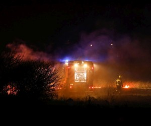 11.2.2022., Zagreb - Izbio je veliki pozar uz autocestu A4 nedaleko od naplatne postaje Sveta Helena. Prema posljednjim podacima, do pozara je doslo jer se zapalilo nisko raslinje. 
 Photo: Marin Tironi/PIXSELL